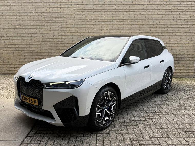 BMW iX