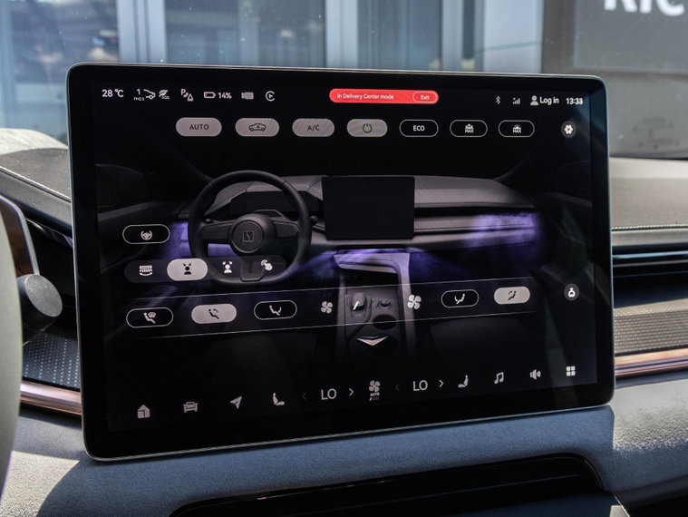 Vehicle Image 13