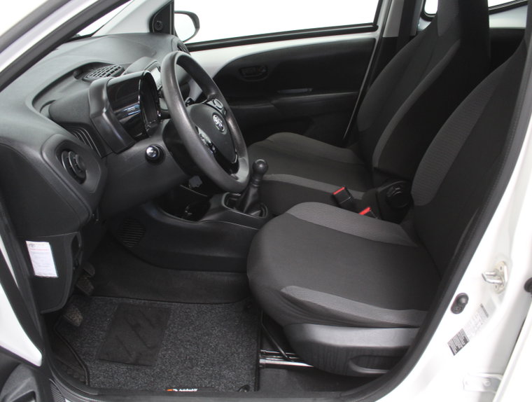 Vehicle Image 23