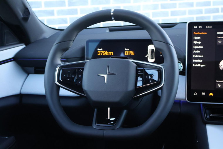 Vehicle Image 28
