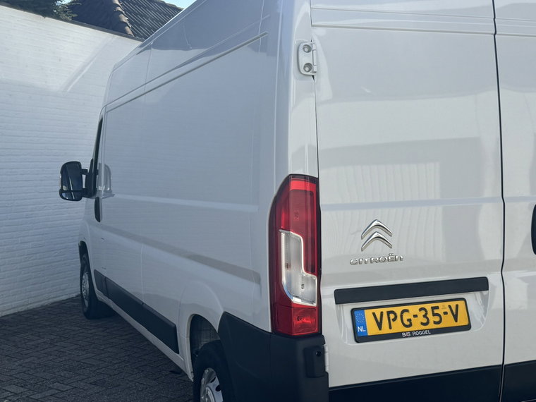 Vehicle Image 42