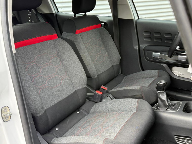 Vehicle Image 18
