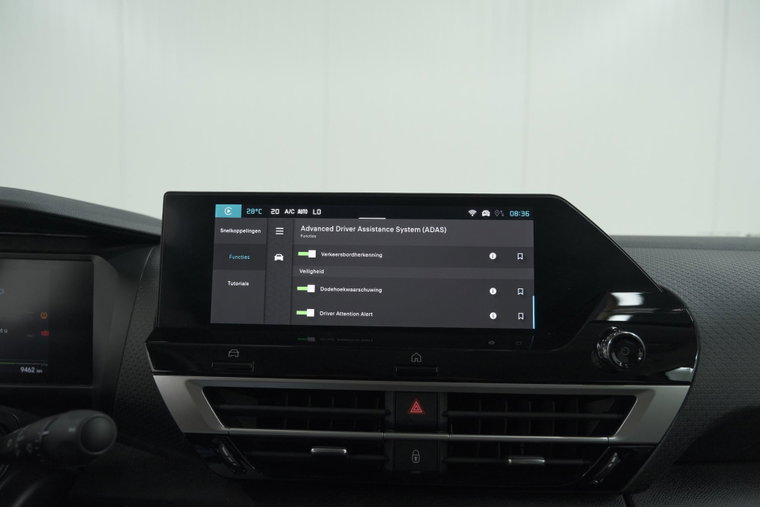 Vehicle Image 36