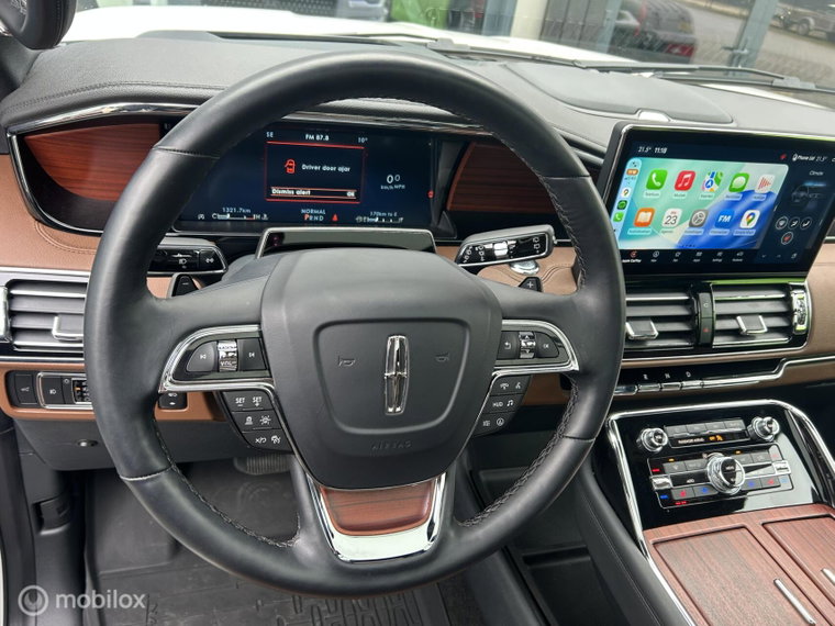 Vehicle Image 29