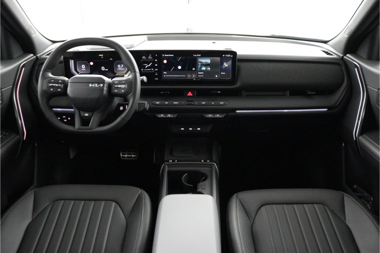 Vehicle Image 32
