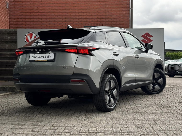 Vehicle Image 8
