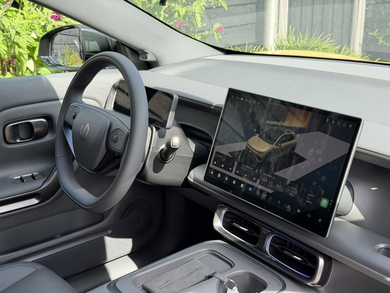 Vehicle Image 16