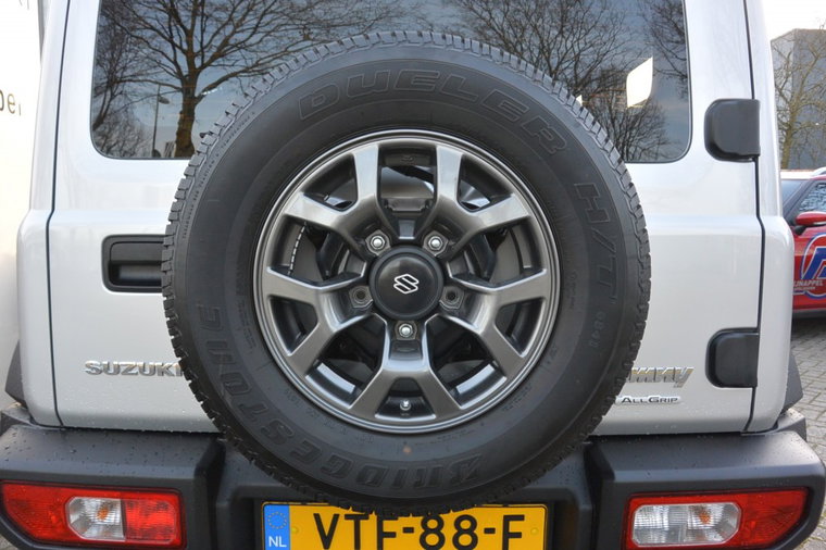 Vehicle Image 8