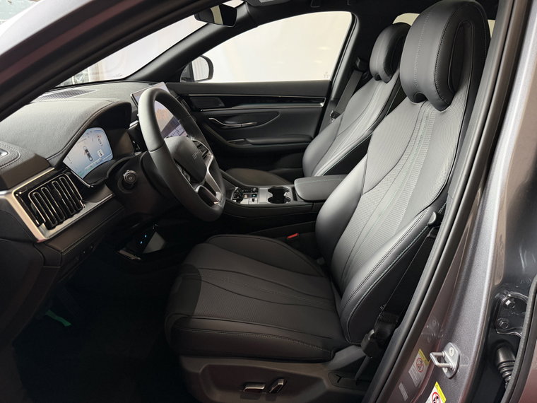 Vehicle Image 17
