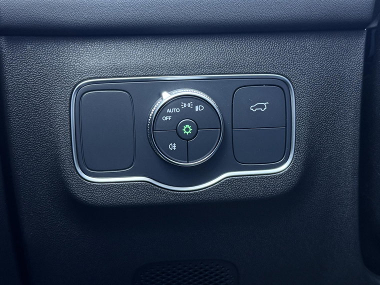 Vehicle Image 27