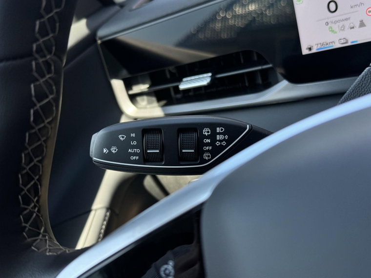 Vehicle Image 28