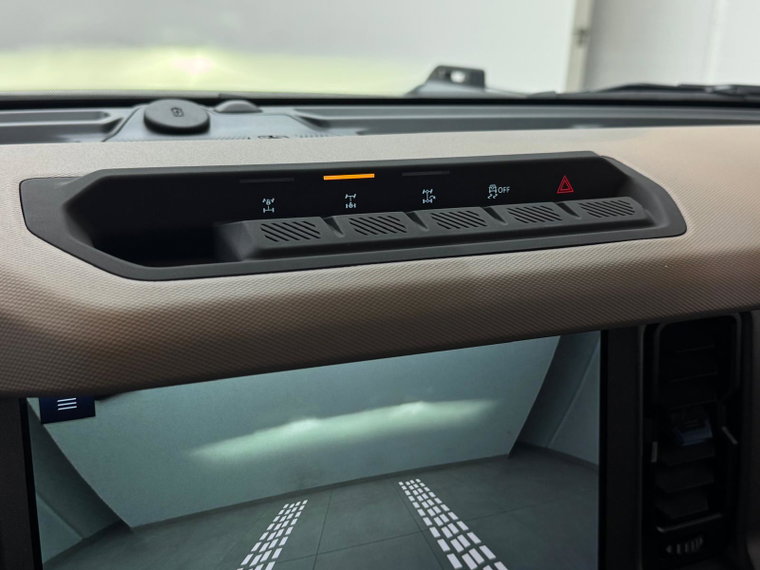 Vehicle Image 24