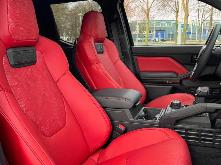 Vehicle Image 13