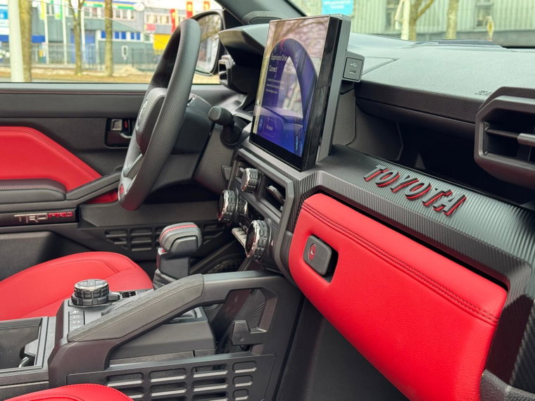 Vehicle Image 14