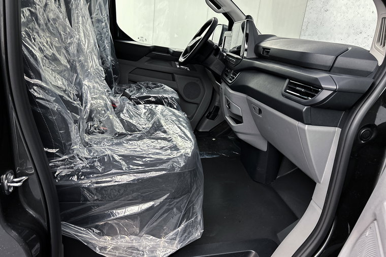 Vehicle Image 23