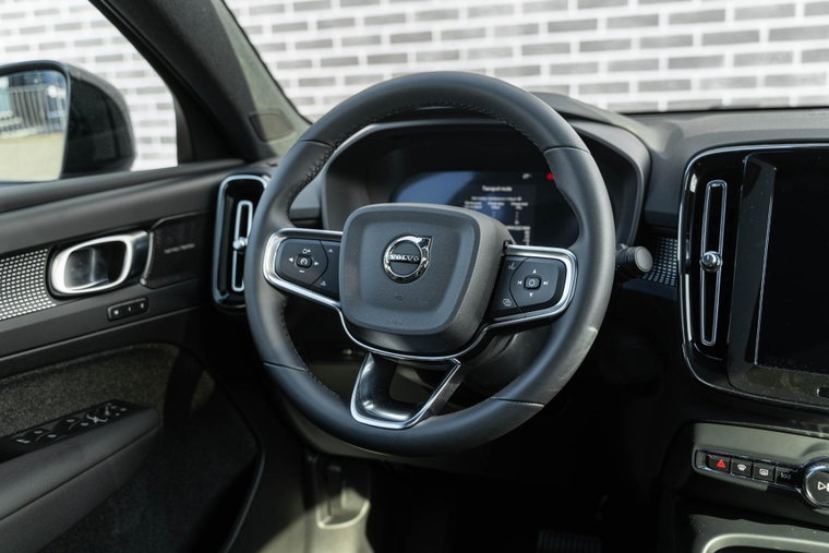 Vehicle Image 22