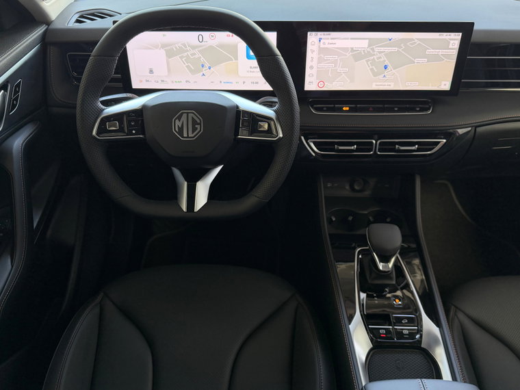 Vehicle Image 25