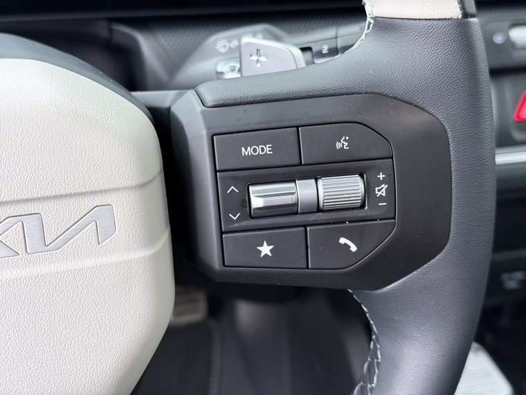 Vehicle Image 27