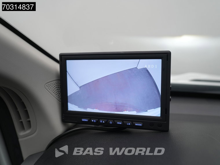 Vehicle Image 27