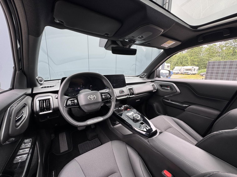 Vehicle Image 13