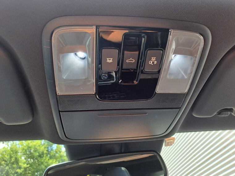 Vehicle Image 35