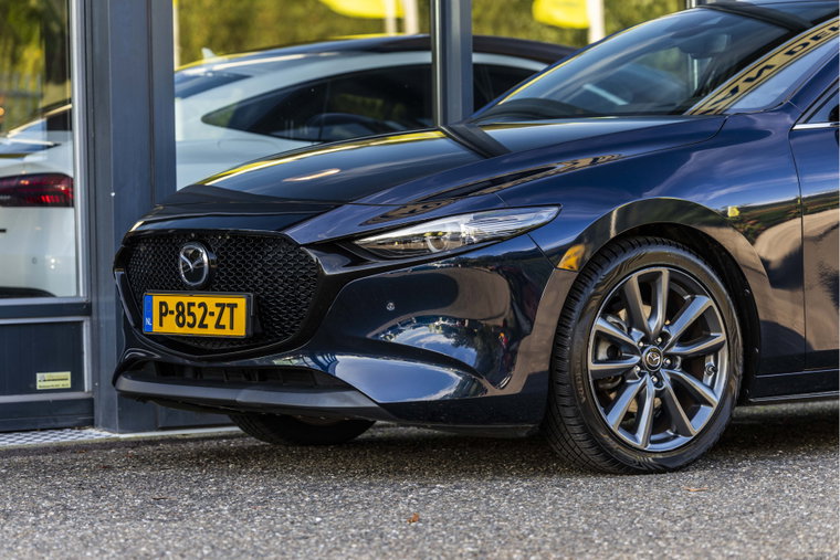 Vehicle Image 21