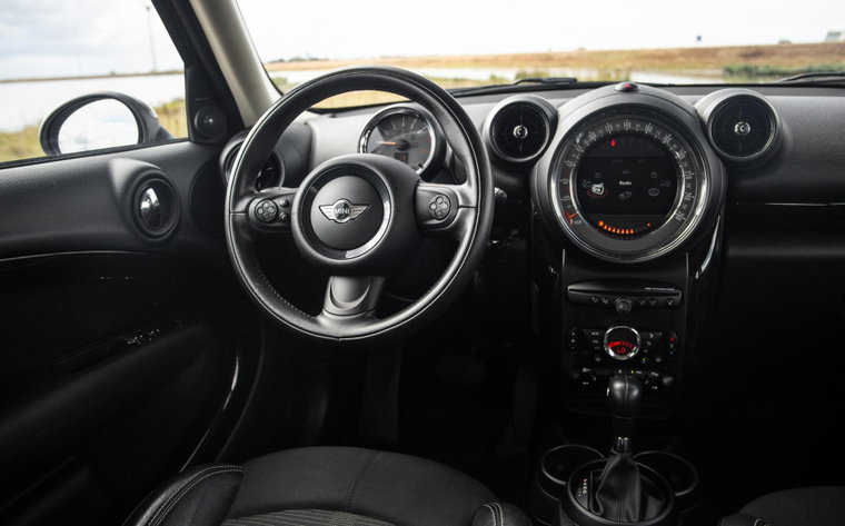Vehicle Image 16