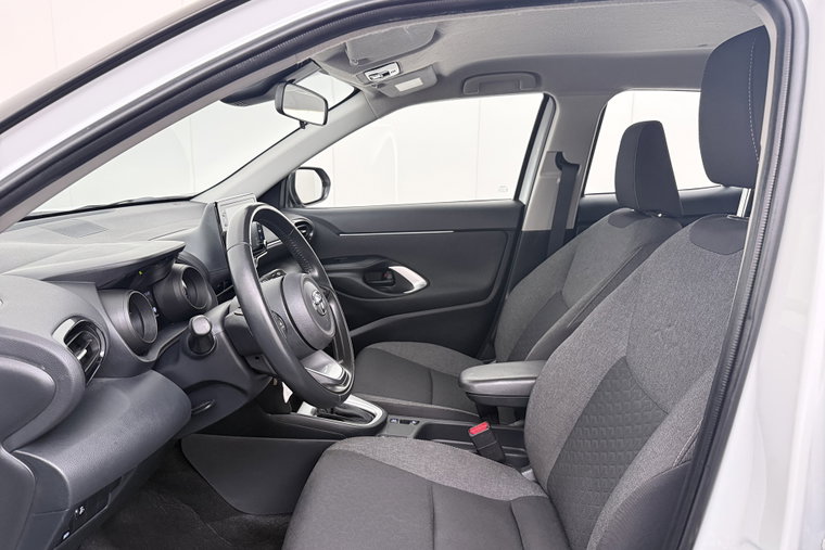 Vehicle Image 10