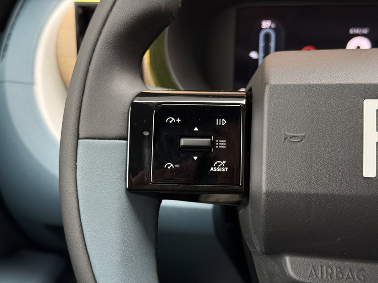 Vehicle Image 24