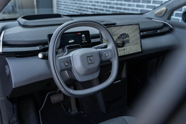 Vehicle Image 18