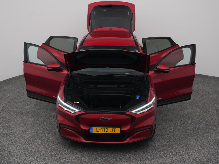 Vehicle Image 28