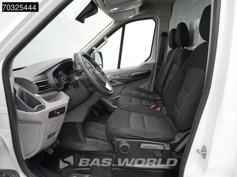 Vehicle Image 13