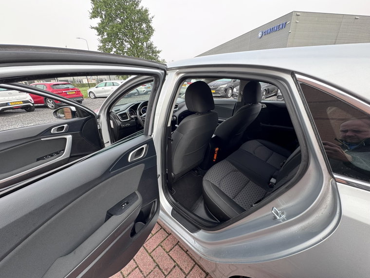 Vehicle Image 22