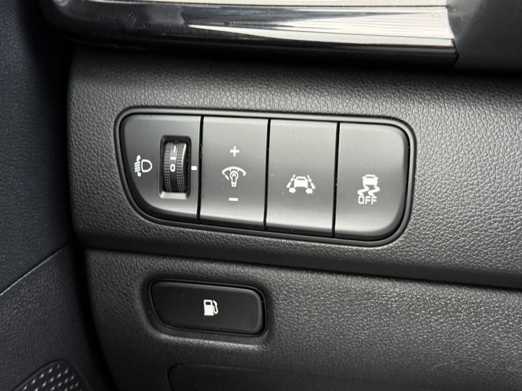 Vehicle Image 28