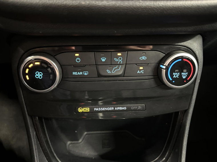 Vehicle Image 38