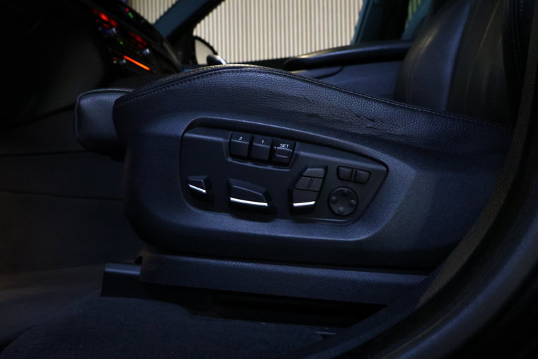 Vehicle Image 26