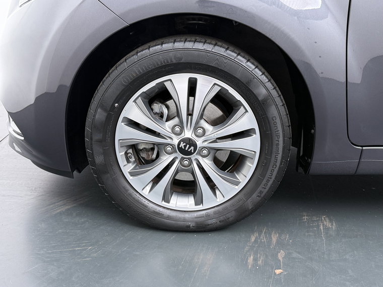 Vehicle Image 16