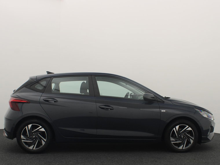 Vehicle Image 17