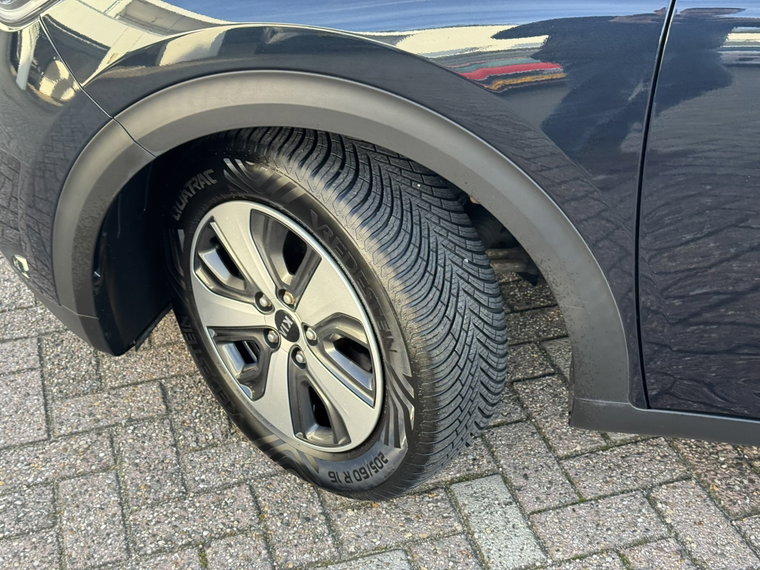 Vehicle Image 32
