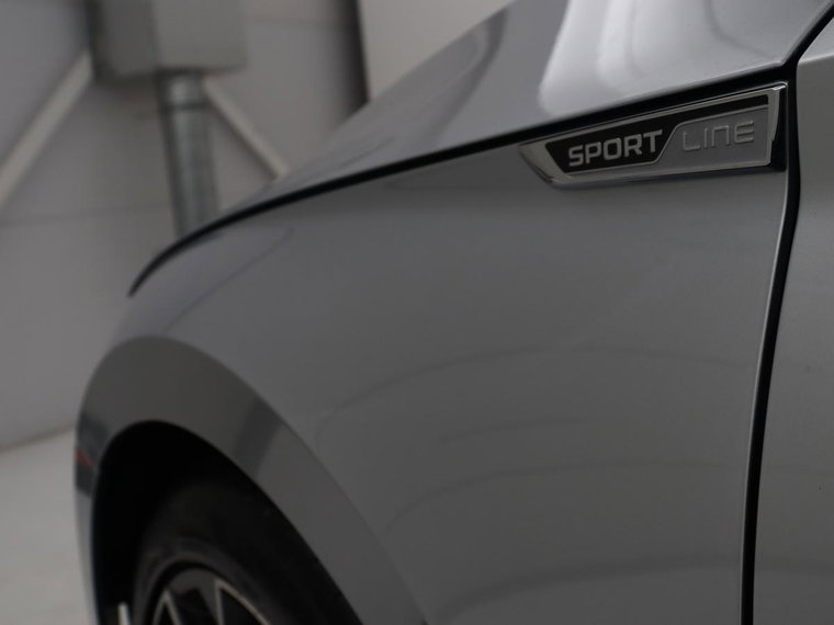Vehicle Image 36