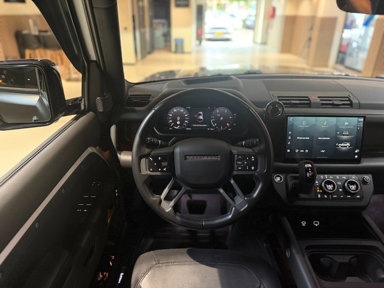 Vehicle Image 26