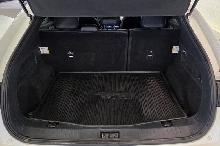 Vehicle Image 12