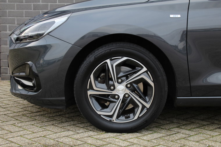Vehicle Image 21