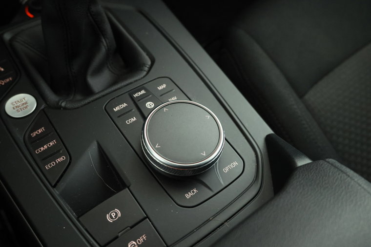 Vehicle Image 32