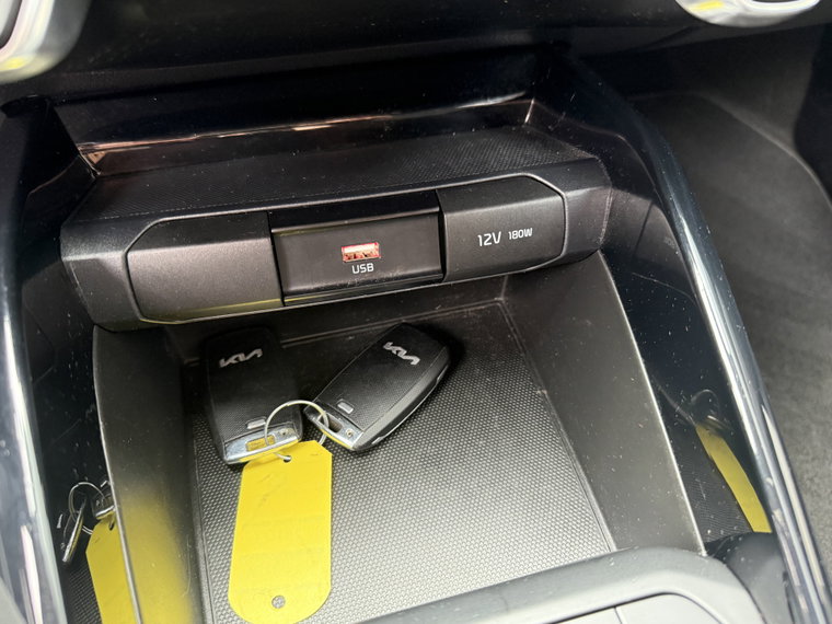 Vehicle Image 28