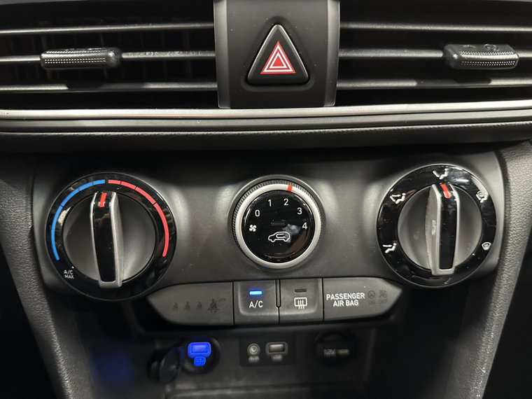 Vehicle Image 28