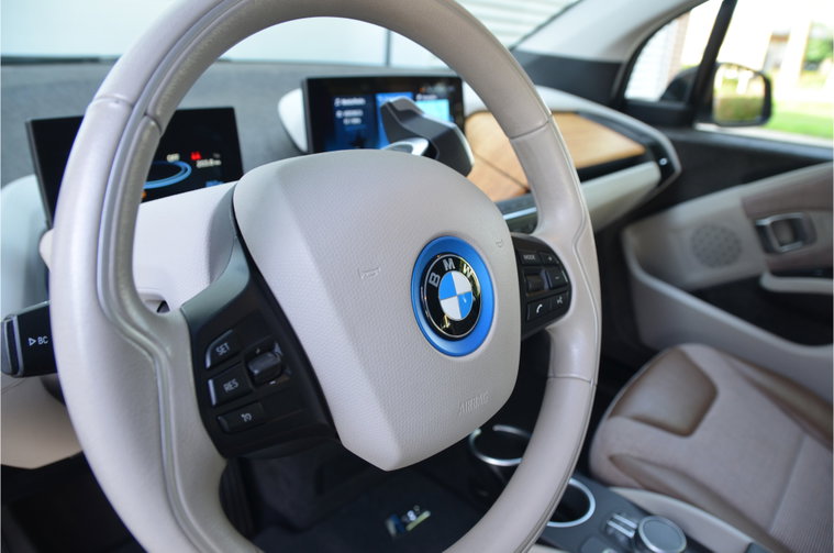 Vehicle Image 15