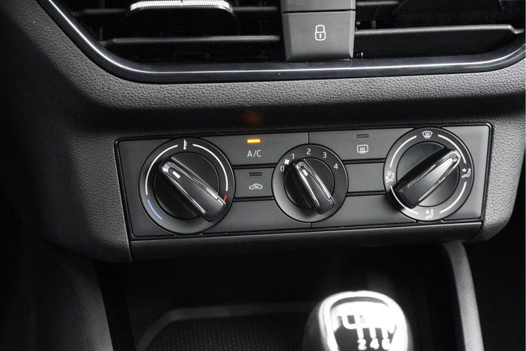 Vehicle Image 28