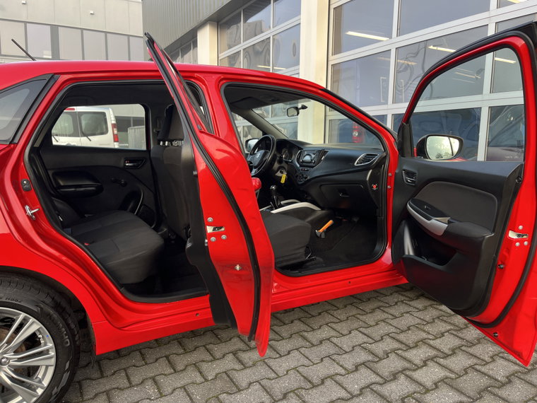 Vehicle Image 8