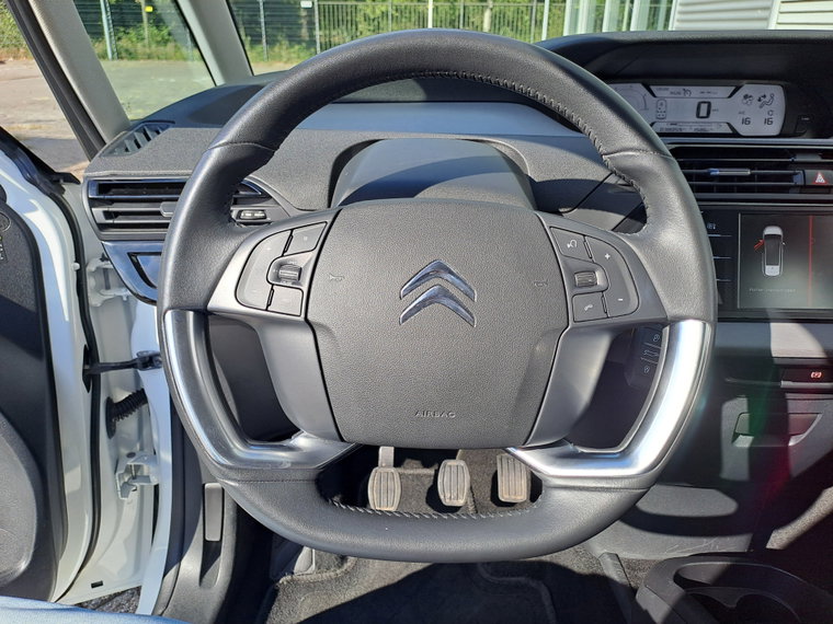 Vehicle Image 26